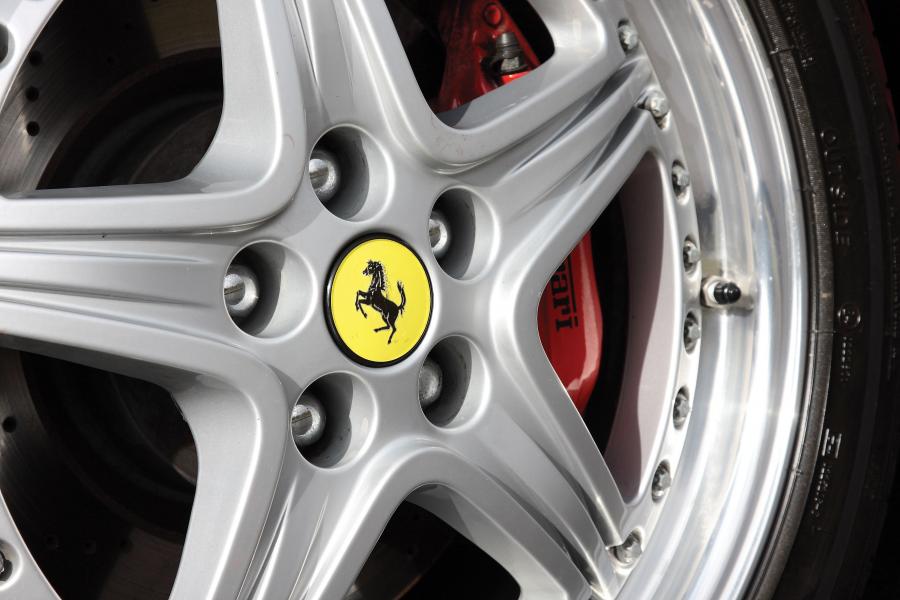  Ferrari 550 Barchetta 2002 года  (фото 7 из 15)